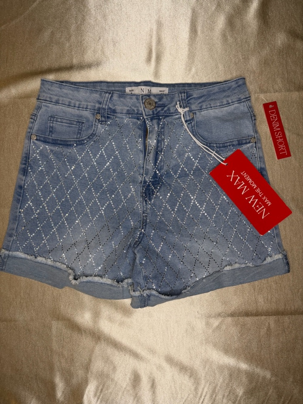 New Max High Rise Rhinestone Diamond Pattern Denim Shorts Size 6 Waist 29 NWT